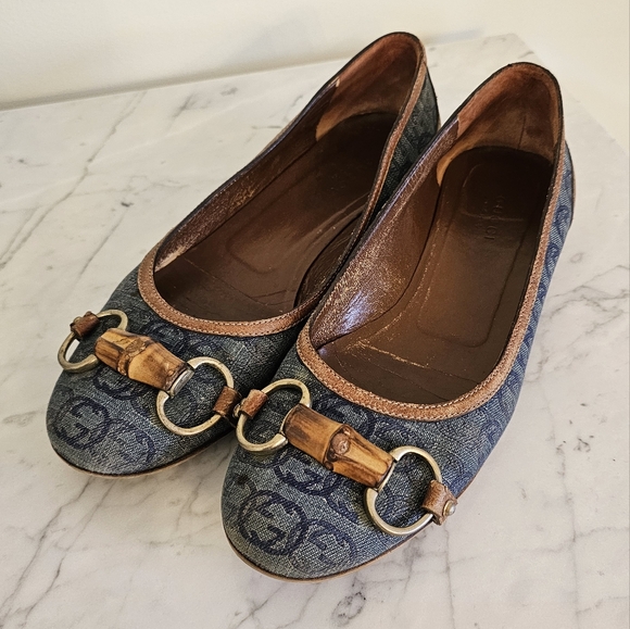 Size 7B | Gucci Authentic denim flat shoes - Picture 1 of 7